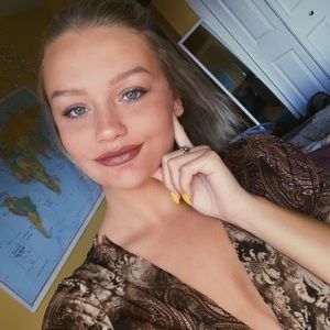 Meet your Posher, Alyssa